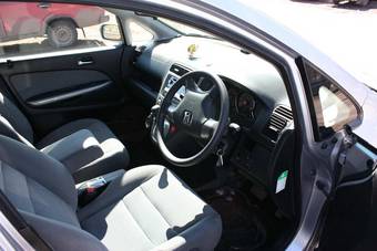 2003 Honda Stream Pics