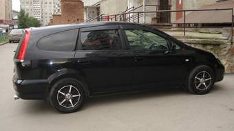 2003 Honda Stream Photos