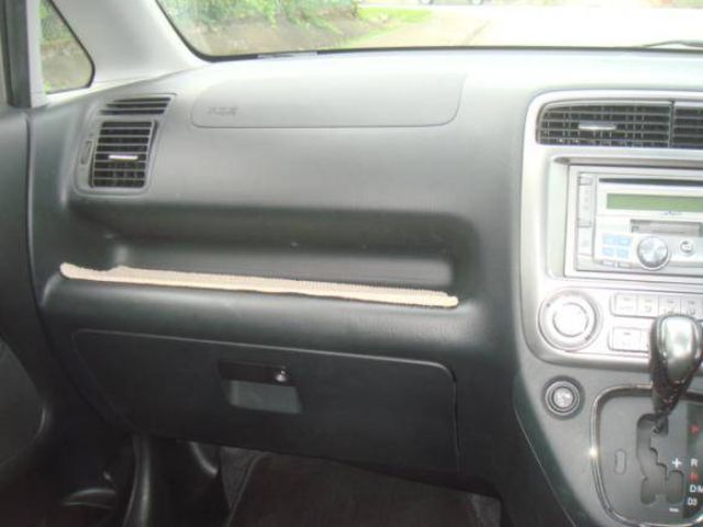 2004 Honda Stream