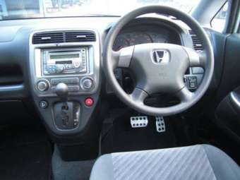 2004 Honda Stream Pictures