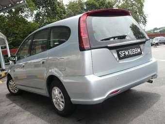 2004 Honda Stream Photos
