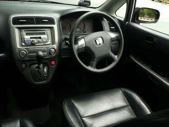 2004 Honda Stream Photos