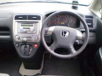 2004 Honda Stream Wallpapers
