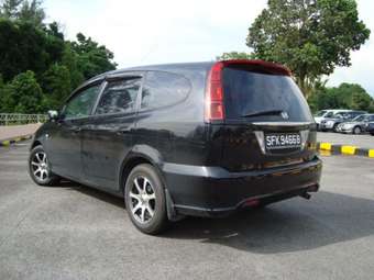2004 Honda Stream Photos