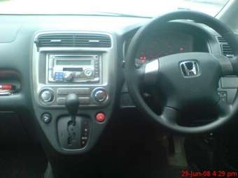 2004 Honda Stream Pictures