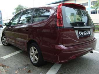2004 Honda Stream Pictures