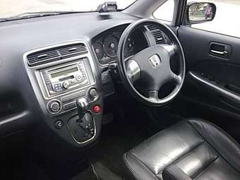 2004 Honda Stream Pictures