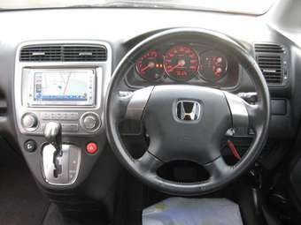 2004 Honda Stream Wallpapers