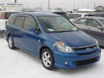 2004 Honda Stream Pictures