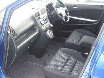 2004 Honda Stream Pictures