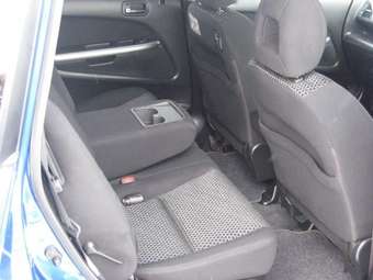 2004 Honda Stream Pictures