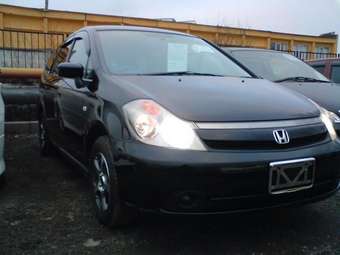 2004 Honda Stream Pics