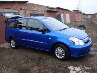 2004 Honda Stream Pictures