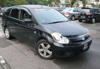 2004 Honda Stream Images