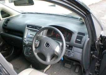 2004 Honda Stream Pictures