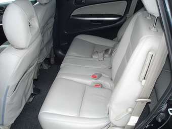 2004 Honda Stream Pictures