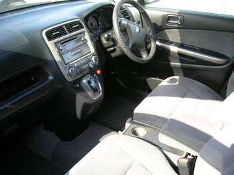 2004 Honda Stream Pictures