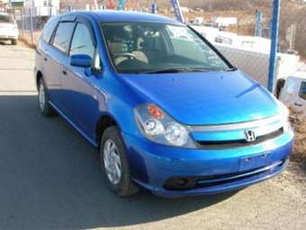 2004 Honda Stream Images