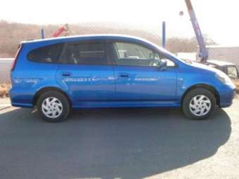 2004 Honda Stream Pics