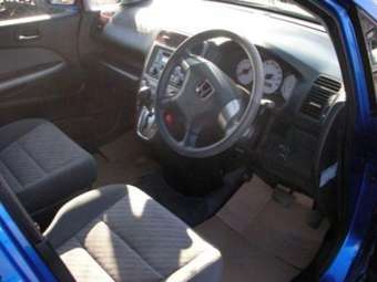 2004 Honda Stream Pictures
