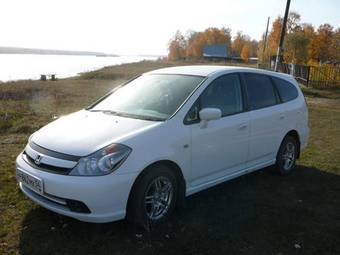 2004 Honda Stream Wallpapers