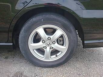 2004 Honda Stream Pictures