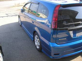 2004 Honda Stream Photos