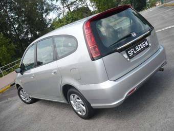 2004 Honda Stream Photos