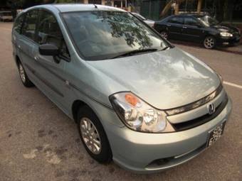 2004 Honda Stream Photos