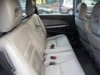 2004 Honda Stream Images