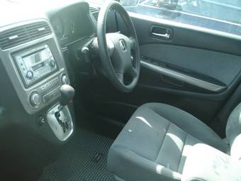 2004 Honda Stream Wallpapers