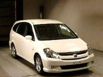 2004 Honda Stream Photos