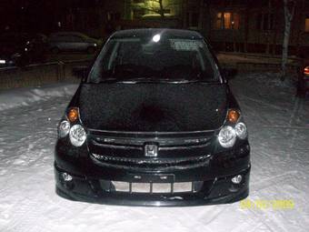 2004 Honda Stream Photos