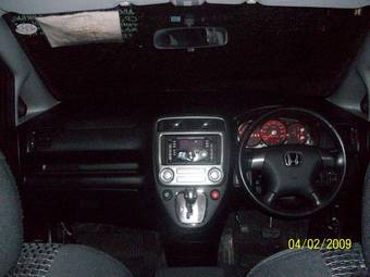 2004 Honda Stream Wallpapers