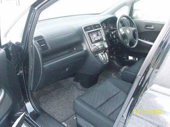 2004 Honda Stream Pictures