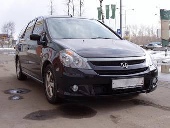 2004 Honda Stream Photos