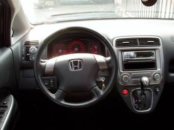 2004 Honda Stream Photos