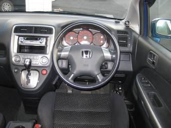 2004 Honda Stream Pictures