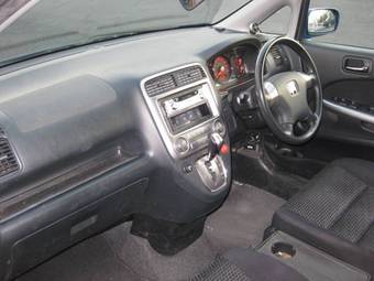 2004 Honda Stream Pictures