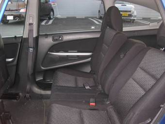2004 Honda Stream Pictures