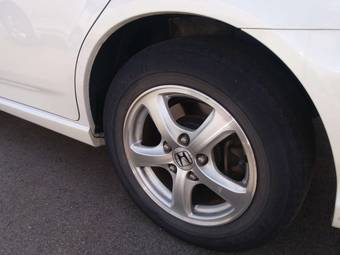 2004 Honda Stream Photos