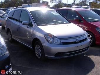 2004 Honda Stream Photos