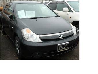 2004 Honda Stream Photos