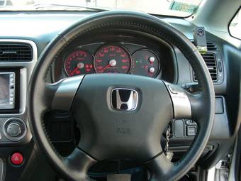 2004 Honda Stream Images