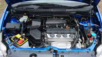 2004 Honda Stream Wallpapers