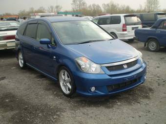 2004 Honda Stream Pictures