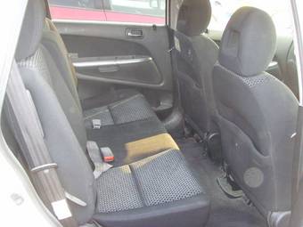 2004 Honda Stream Pictures