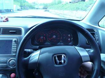 2004 Honda Stream Photos