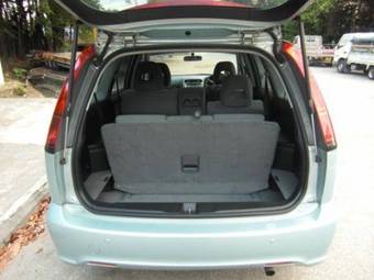2004 Honda Stream Pictures