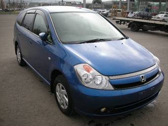 2004 Honda Stream Pics